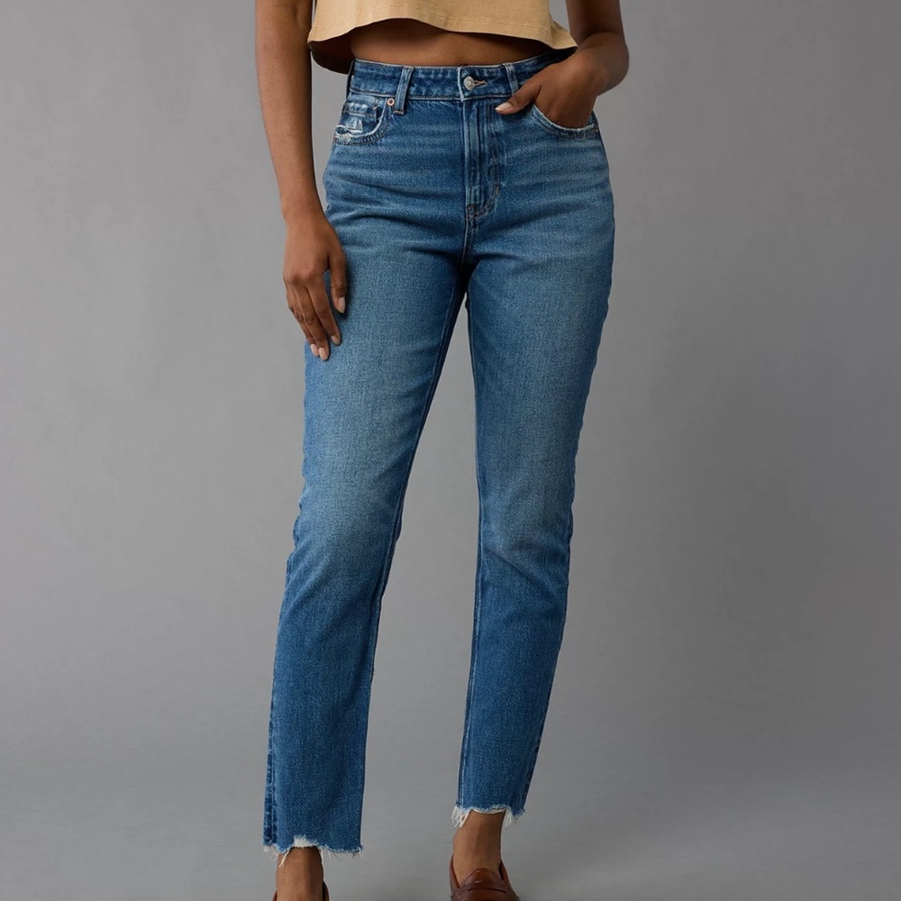 American Eagle Outfitters High-Rise Straight Jeans in Medium Blue